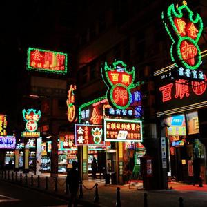 欧美老妇与小伙21P
