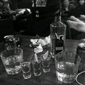 男模全身脱的精光GαyGAY
