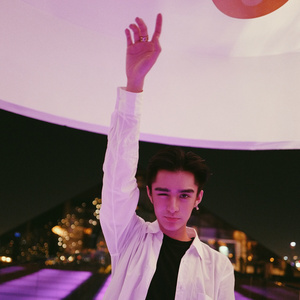 日韩在线免费播放
